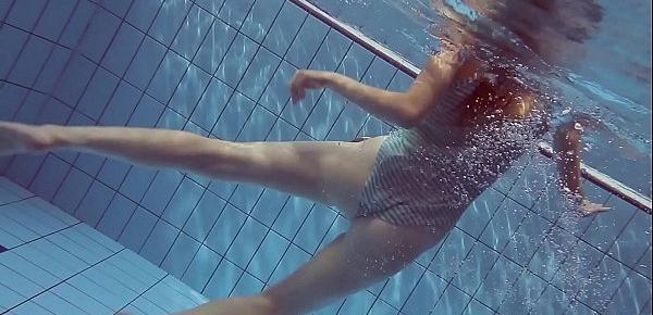  Hot naked girls underwater in the pool